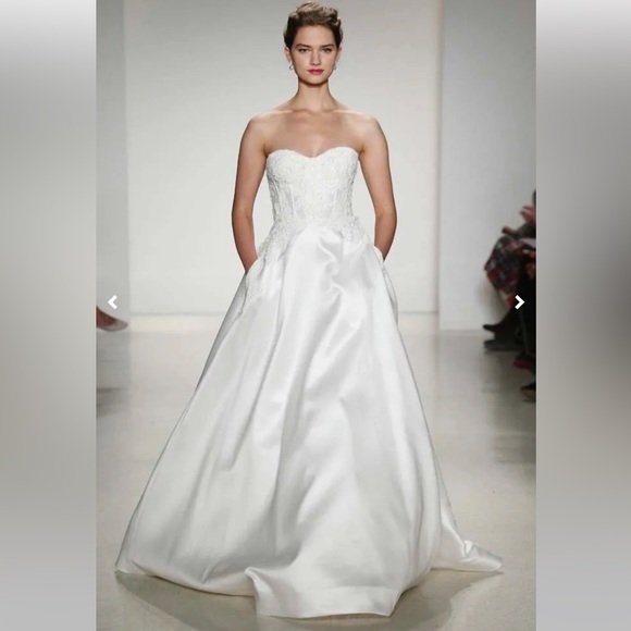 Anne Barge Dresses & Skirts - Anne Barge 100% silk wedding dress